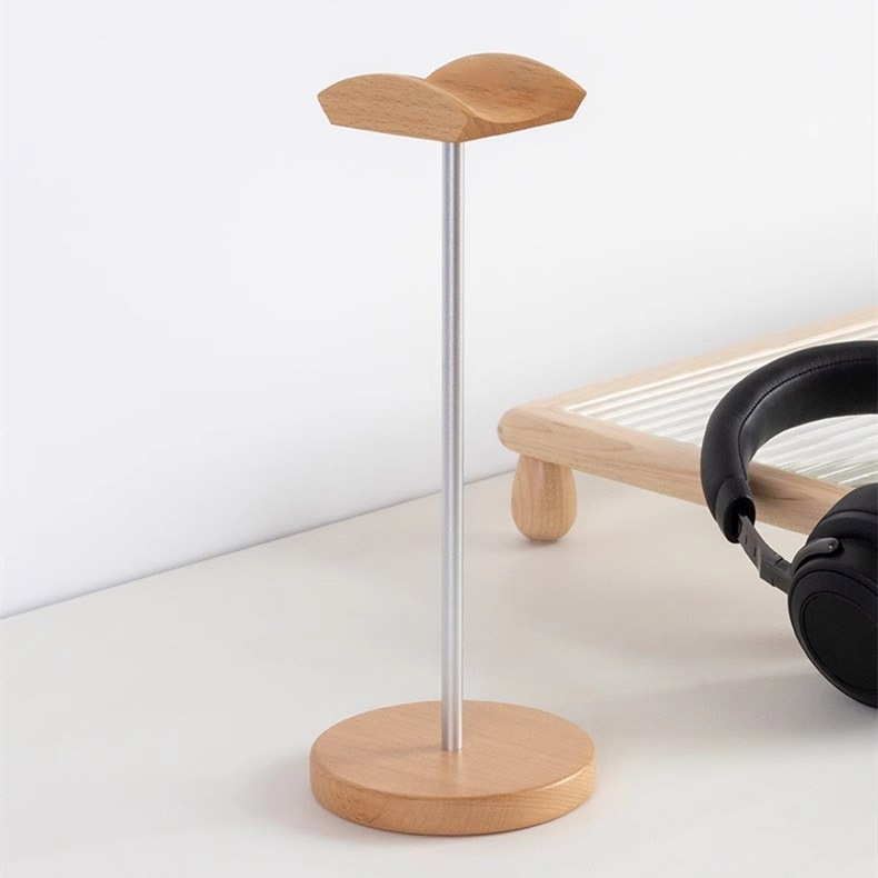 حامل سماعات رأس من خشب الجوز ا - مراجعة Gaming Accessories Setup وسعره