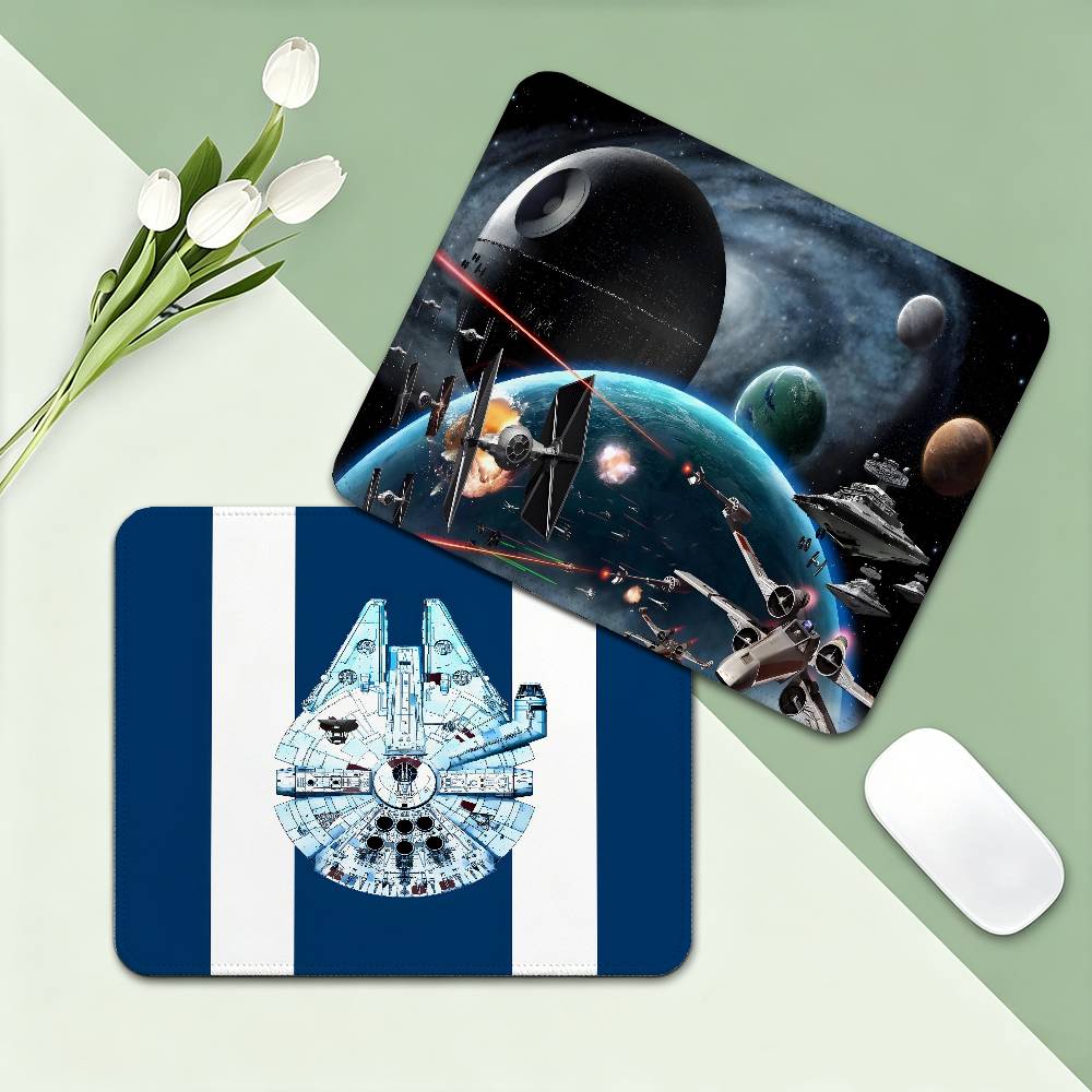سجادة ماوس مخصصة بتصميم طائرة  - مراجعة Accessories For Your Gaming Room وسعره